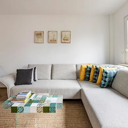 1 Bedroom Flat 55m2 In The