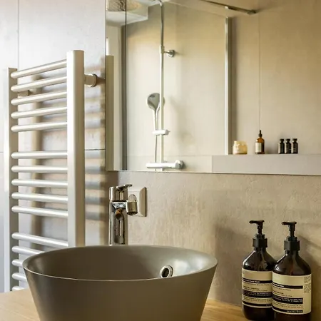 1 Bedroom Flat 55m2 In The Appartement